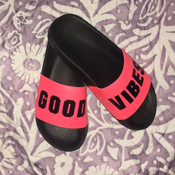 PINK Slides - Picture 2 of 4